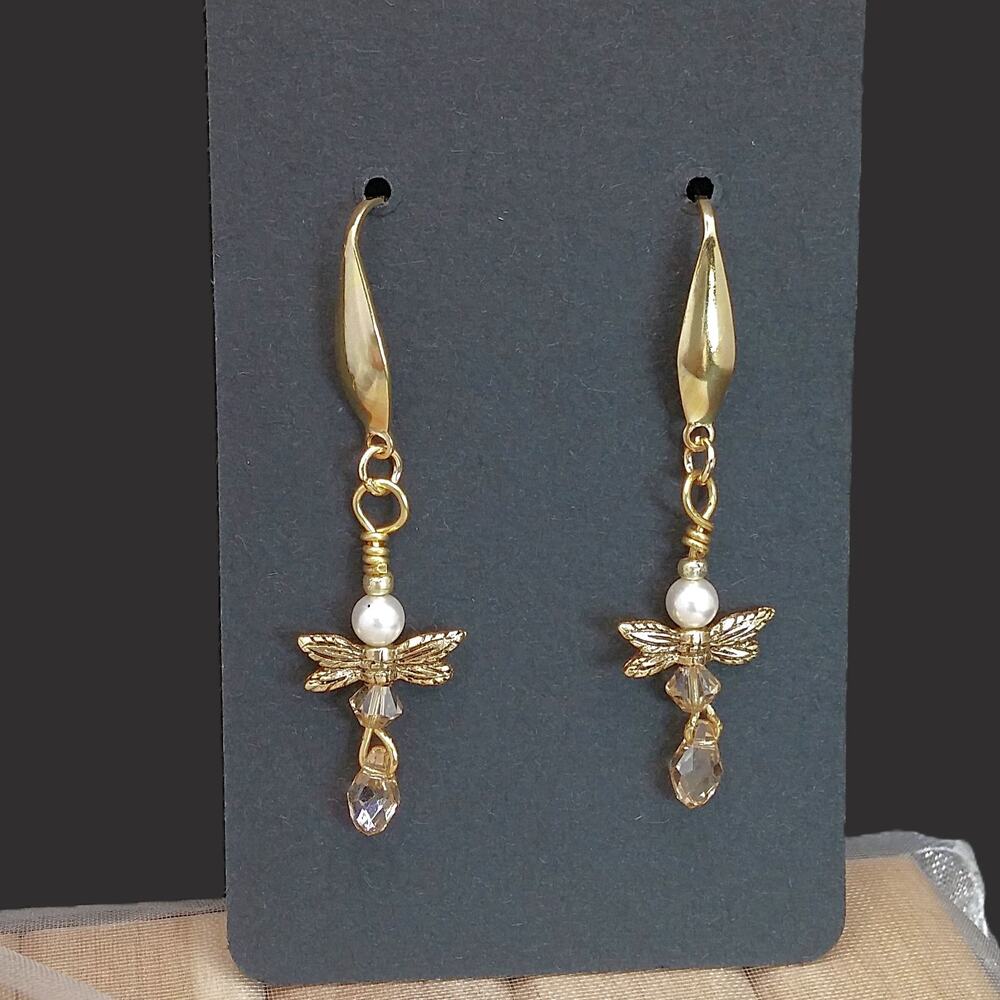 Dainty Artisan Dragonfly Fairy Earrings Whimsical Swarovski Pearl Gold Tone NEW